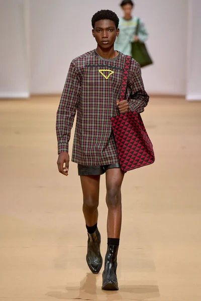 Look 27